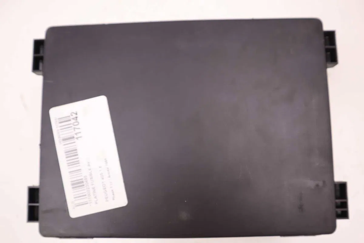 Platine fusible av Peugeot 405 I (15B) 1.6 (1987-1992) occasion