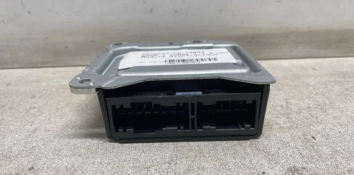 Platine fusible av Peugeot 5008 (0U_, 0E_) 1.6 hdi (2010-2017) occasion