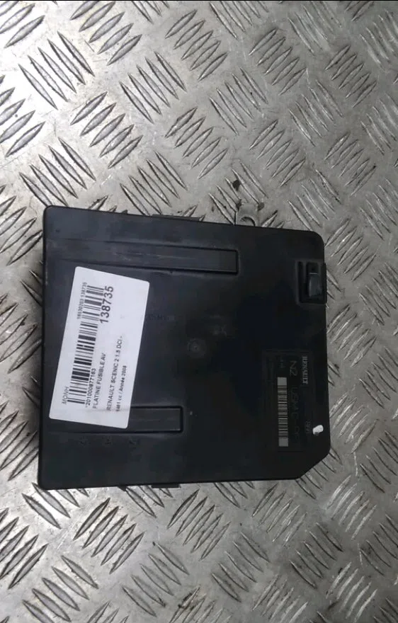 Platine fusible av Renault SCÉNIC II (JM0-1_) 1.5 dci (jm1e, jm16) (2005-2008) 5 portes occasion