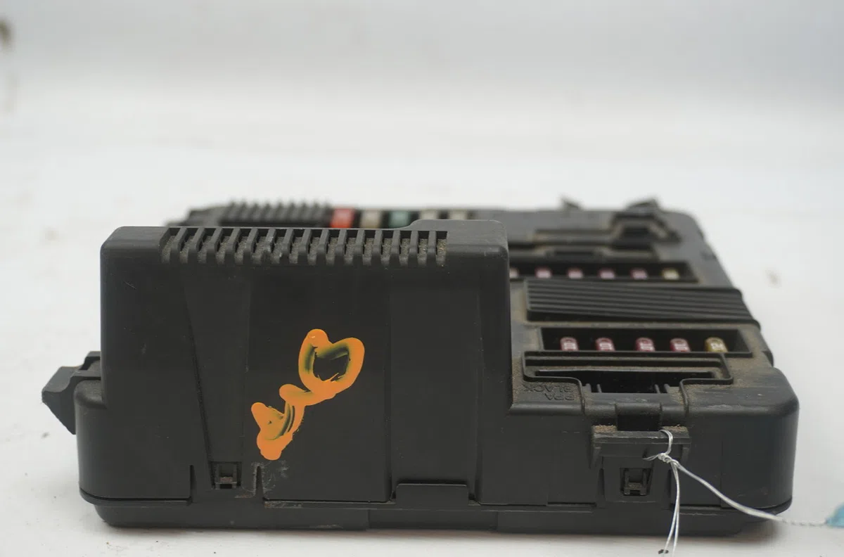 Platine fusible av Renault SCÉNIC II (JM0-1_) 1.6 (jm0c, jm0j, jm1b) (2003-2006) 5 portes occasion