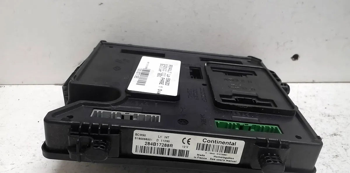 Platine fusible av Renault SCÉNIC III (JZ0-1_) 1.5 dci (2009) 5 portes occasion