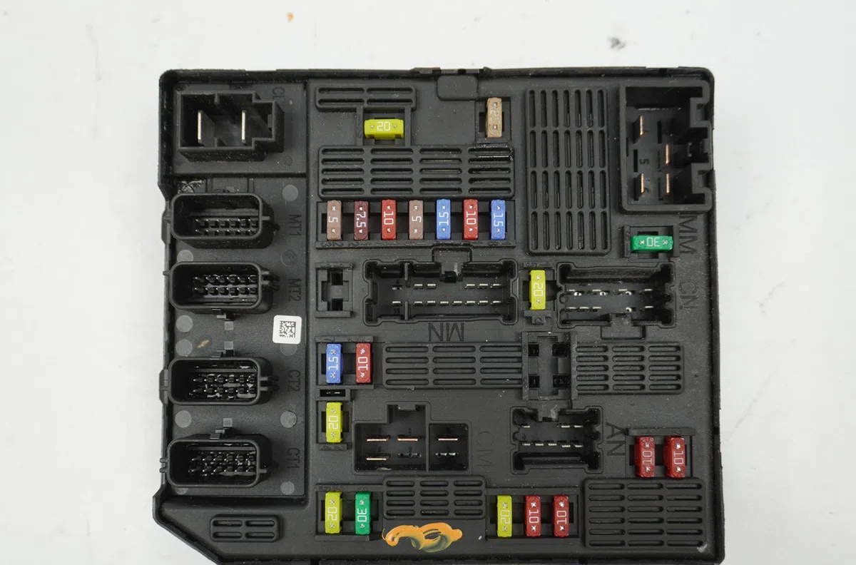 Platine fusible av Renault SCÉNIC III (JZ0-1_) 1.5 dci (2009) 5 portes occasion