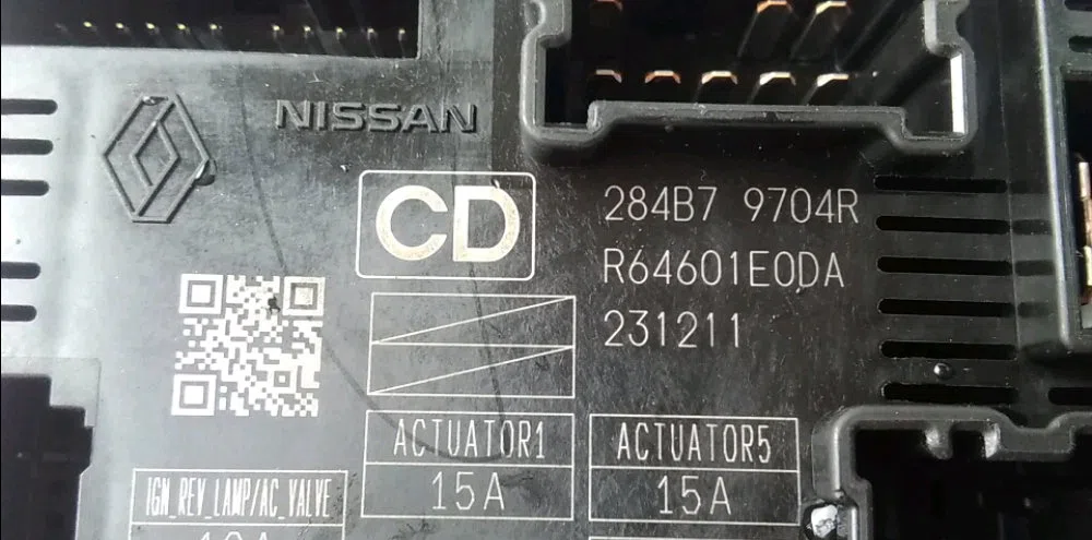 Platine fusible av Renault TRAFIC III Camionnette (FG_) 2.0 dci 130 (fgmy) (2021) occasion