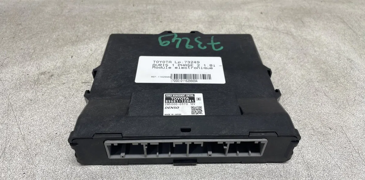 Platine fusible av Toyota AURIS (_E15_) 1.8 hybrid (zwe150_) (2010-2012) occasion