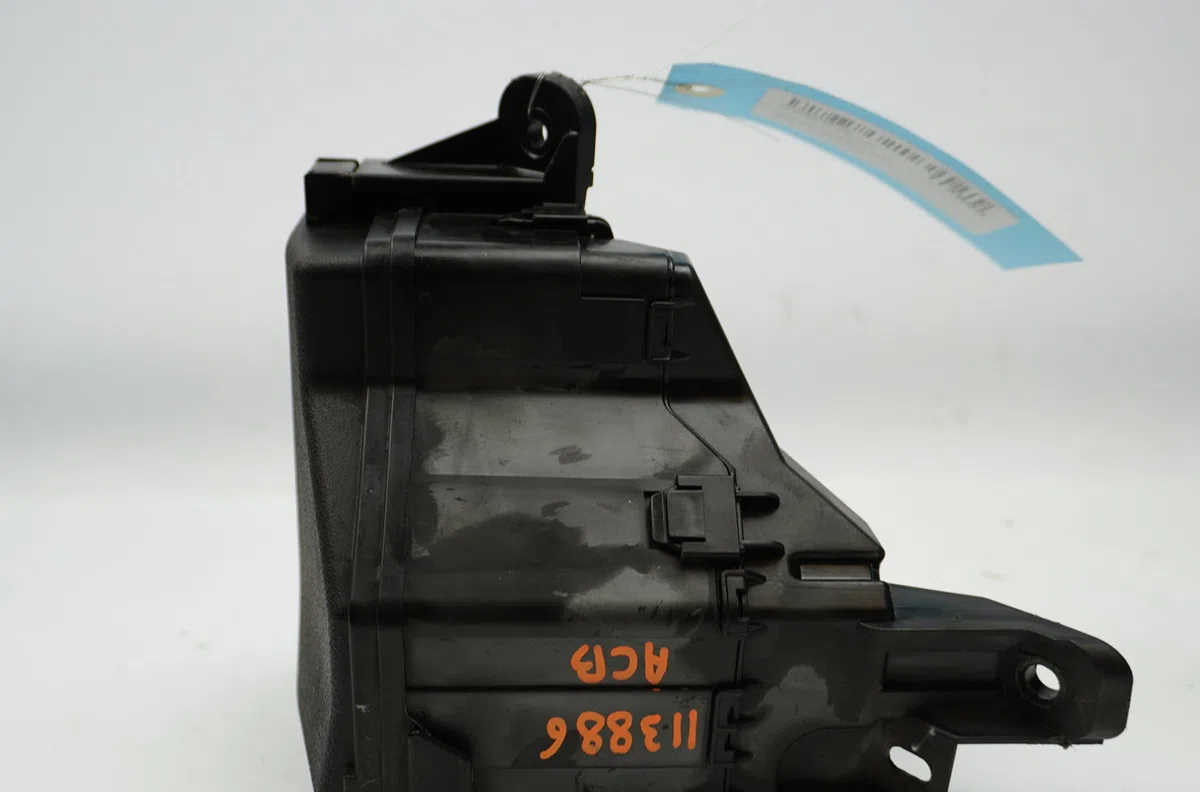 Platine fusible av Toyota YARIS (_P13_) 1.3 (nsp130_) (2011) occasion
