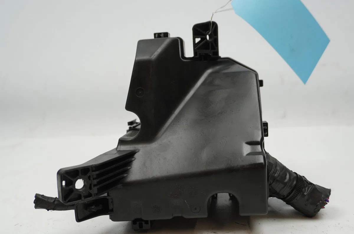 Platine fusible av Toyota YARIS (_P9_) 1.4 d-4d (nlp90_) (2005-2012) occasion