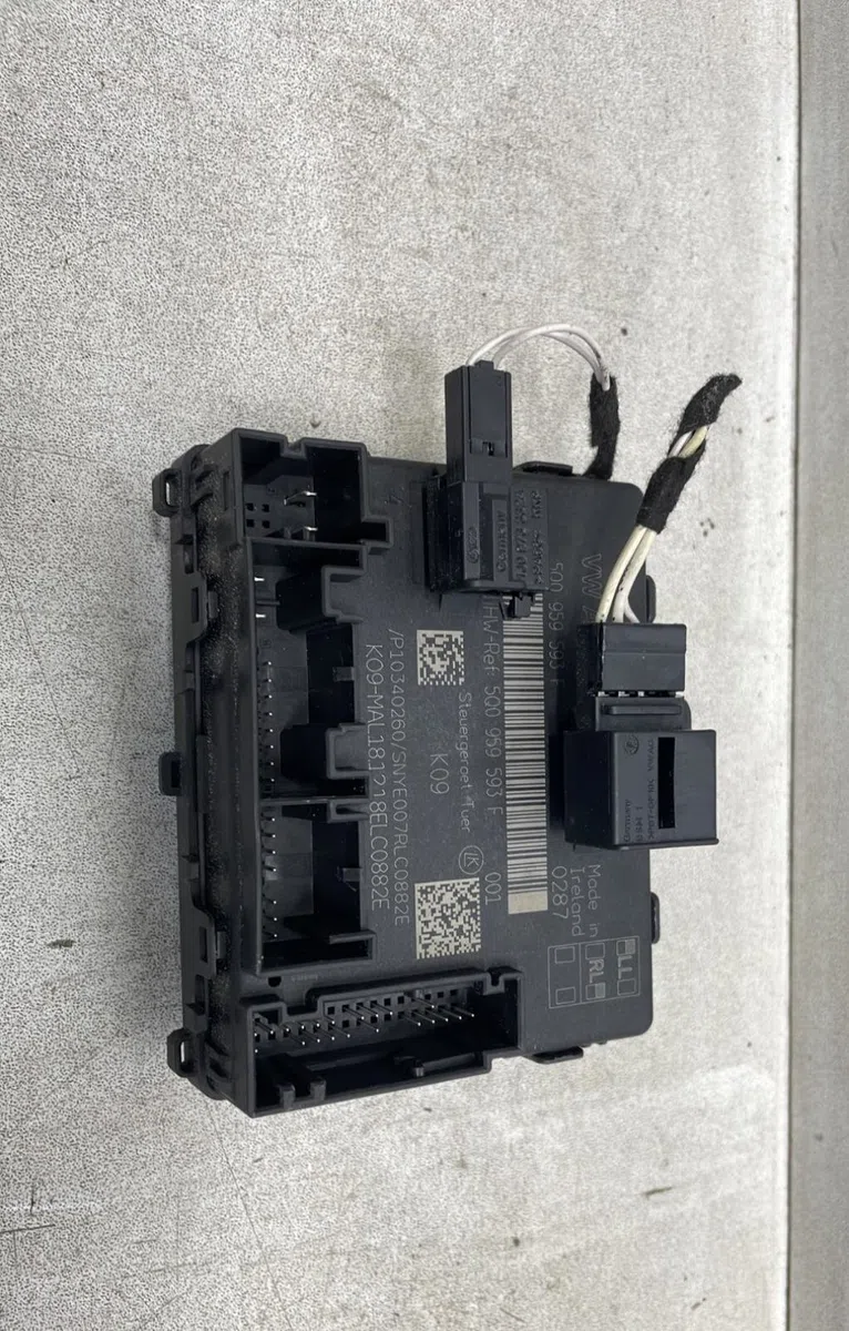 Platine fusible av Volkswagen TIGUAN (AD1, AX1) 2.0 tdi (2016) occasion