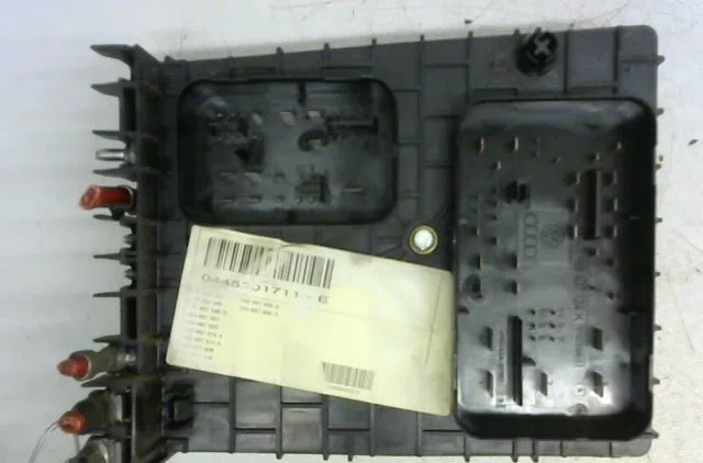 Platine fusible av VOLKSWAGEN TOURAN occasion