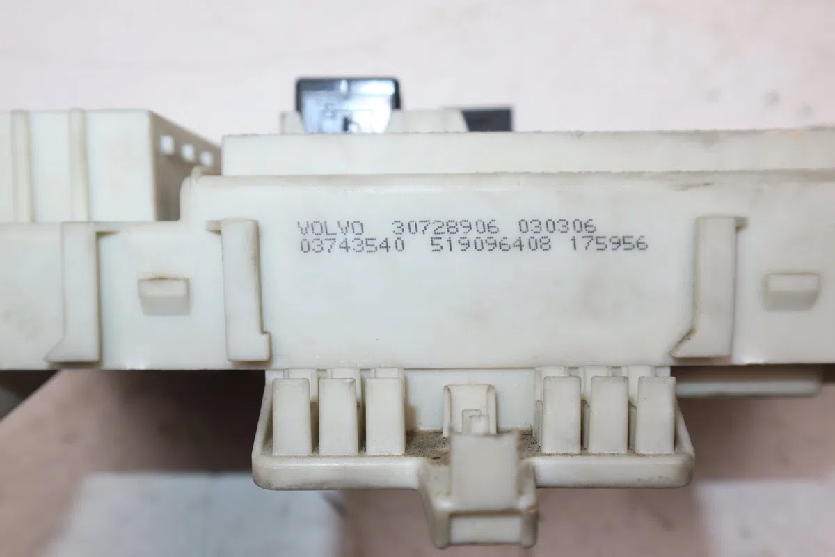 Platine fusible av Volvo V50 (545) 2.0 d (2004-2010) occasion