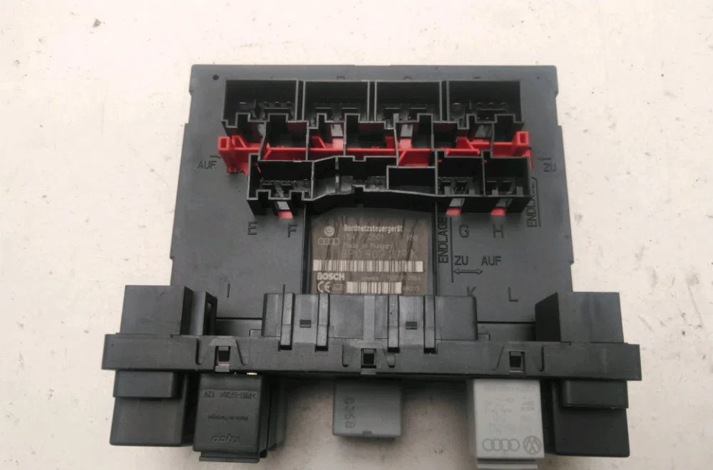 Platine fusible habitacle Audi A3 (8P1) 2.0 tdi 16v (2003-2012) 3 portes occasion