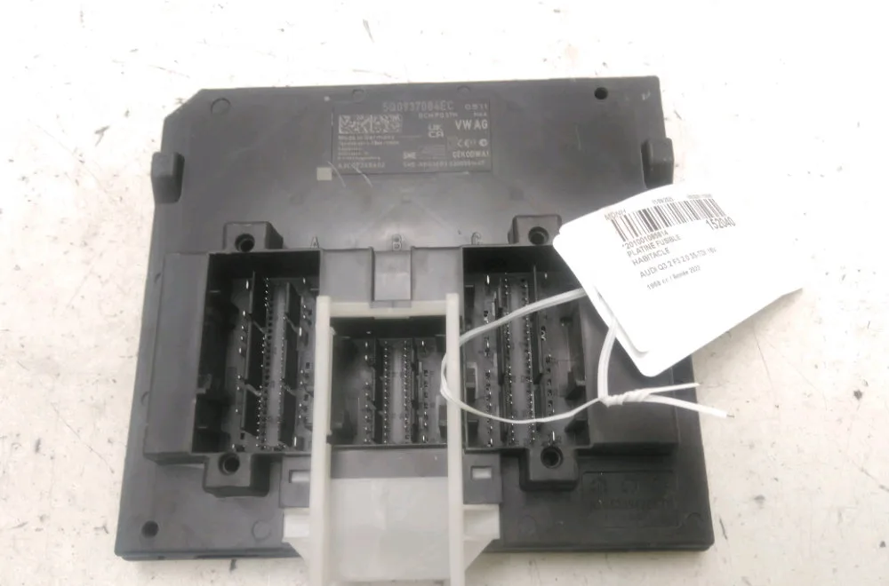 Platine fusible habitacle Audi Q3 (F3B) 35 tdi (2018) occasion