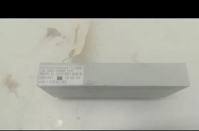 Platine fusible habitacle B.M.W. SERIE 3 IV 2002 occasion