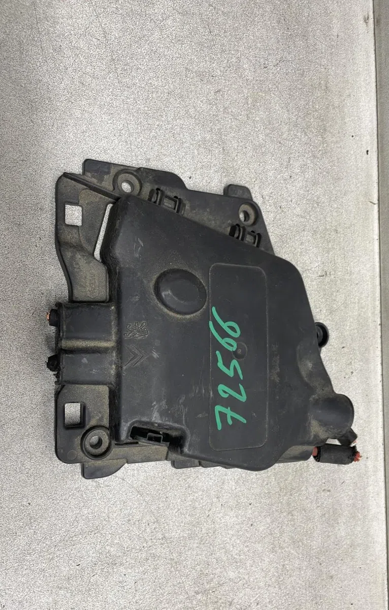 Platine fusible habitacle Citroen C3 PICASSO (SH_) 1.6 hdi 90 (2010) 5 portes occasion