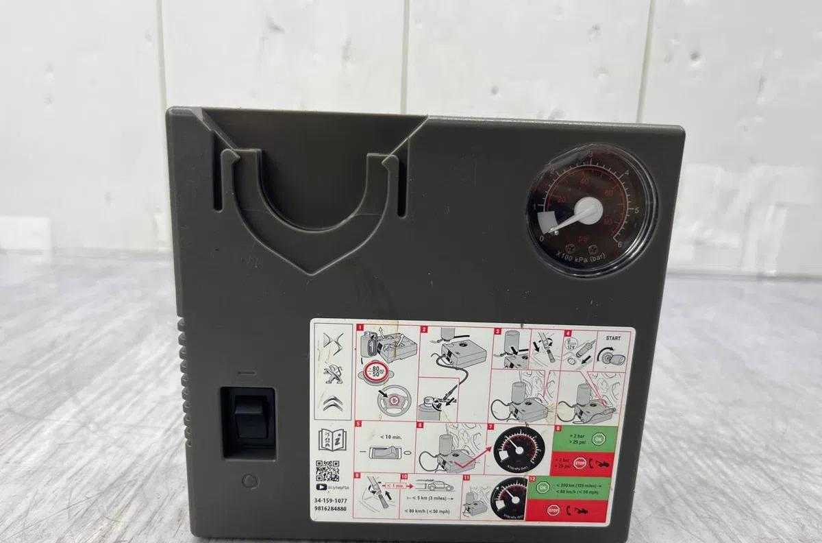 Platine fusible habitacle CITROEN C4 CACTUS occasion