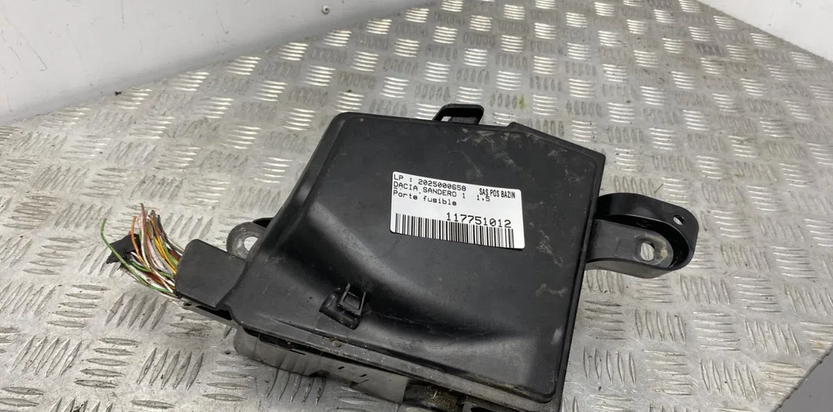 Platine fusible habitacle DACIA SANDERO 1 occasion