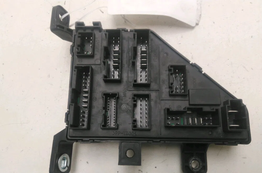 Platine fusible habitacle Hyundai TUCSON (JM) 2.0 crdi traction intégrale (2004-2010) occasion