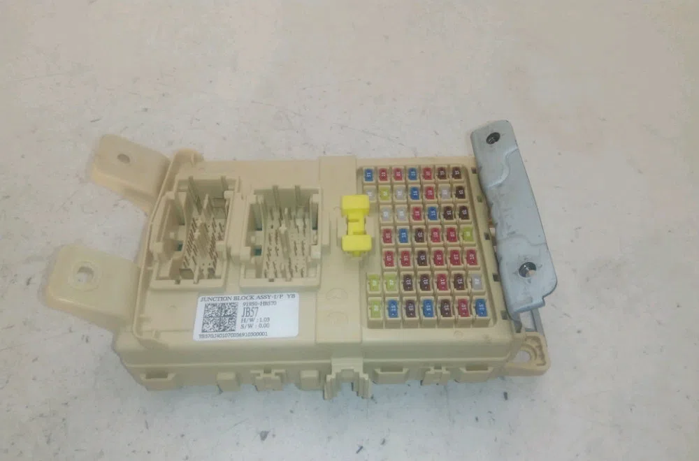 Platine fusible habitacle Kia RIO IV (YB, SC, FB) 1.4 (2017) occasion