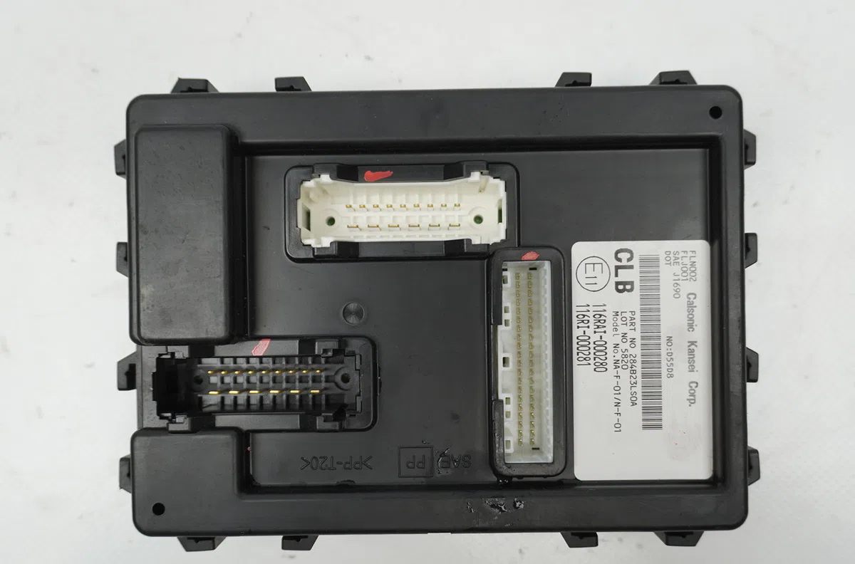 Platine fusible habitacle NISSAN NV200  1.5 DCI 90ch occasion