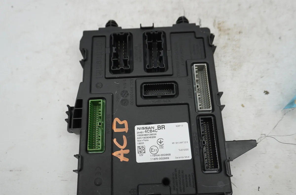 Platine fusible habitacle Nissan QASHQAI II SUV (J11, J11_) 1.5 dci (2013) 5 portes occasion