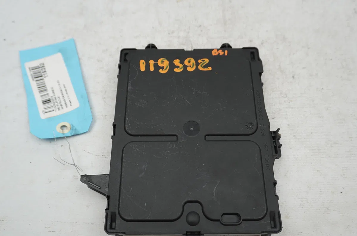 Platine fusible habitacle Nissan QASHQAI II SUV (J11, J11_) 1.5 dci (2013) 5 portes occasion