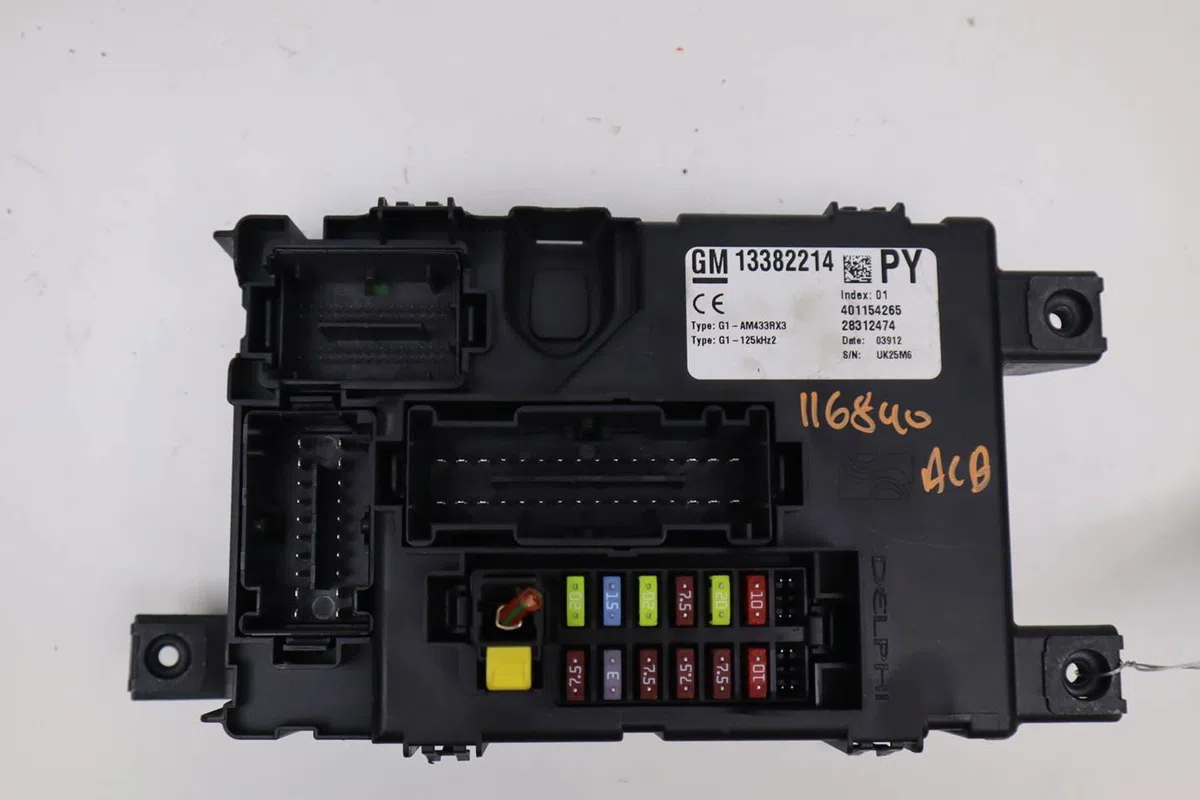 Platine fusible habitacle Opel CORSA E (X15) 1.3 cdti (08, 68) (2014) occasion