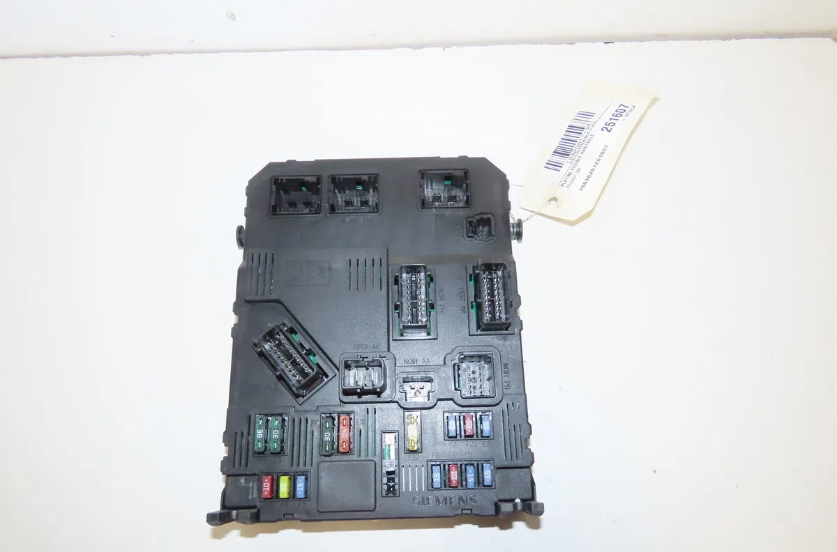 Platine fusible habitacle Peugeot 206 3-5 portes (2A-C) 2.0 rc (2003-2007) occasion