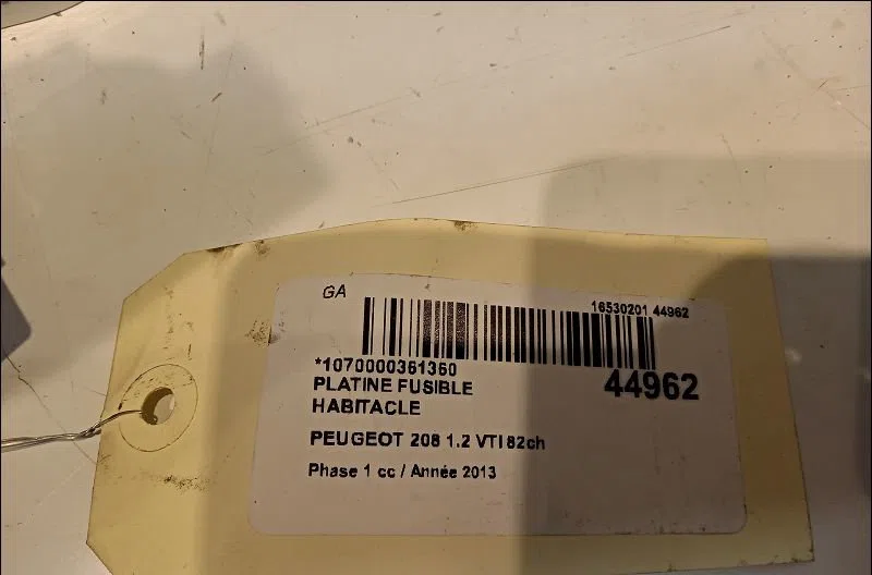 Platine fusible habitacle Peugeot 208 I (CA_, CC_) 1.2 vti 82 (2012) occasion