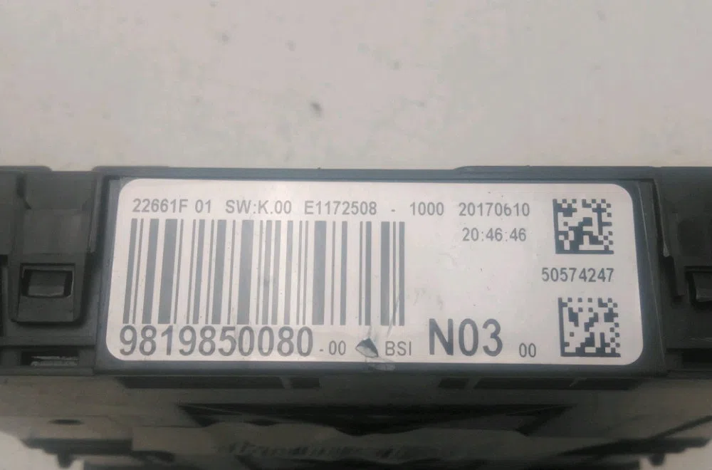 Platine fusible habitacle Peugeot 208 I (CA_, CC_) 1.2 vti 82 (2012) occasion