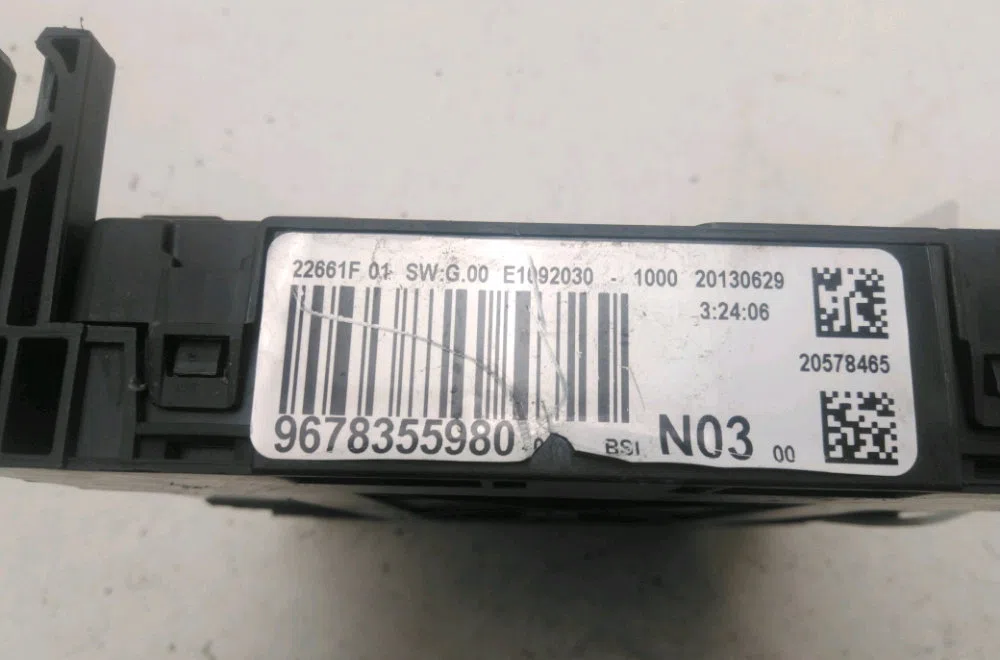 Platine fusible habitacle Peugeot 208 I (CA_, CC_) 1.6 hdi (2012) 5 portes occasion