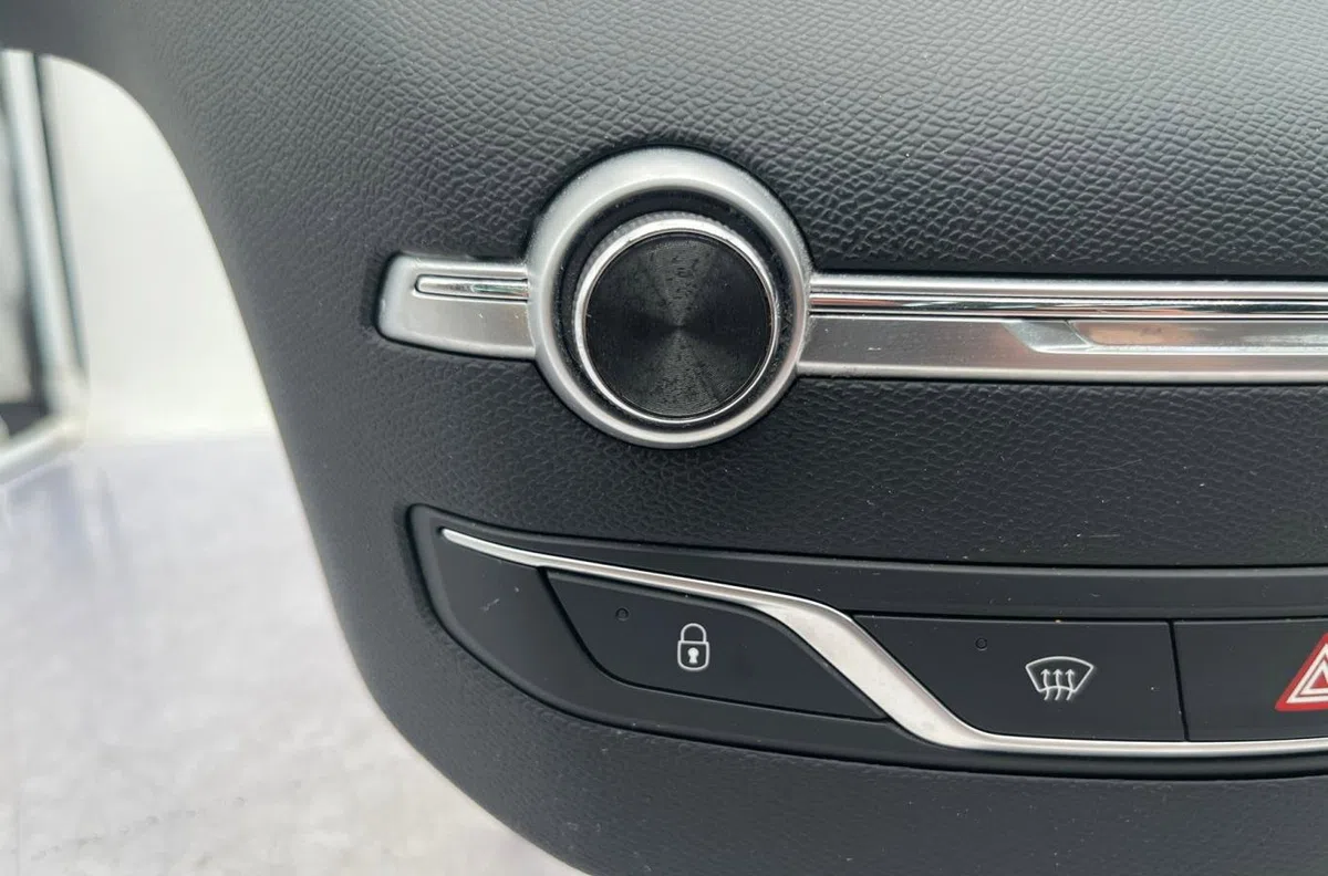 Platine fusible habitacle PEUGEOT 308 2 PHASE 2 occasion