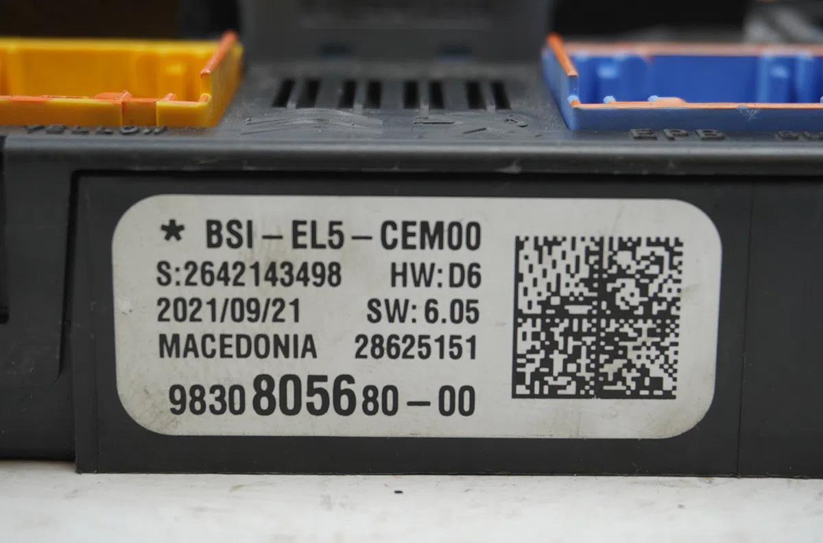Platine fusible habitacle Peugeot 5008 II (MC_, MJ_, MR_, M4_) 1.2 (mrhnyh, mrhnyw, mrhnsj, mrhnsu, mrhnsm) (2016) occas