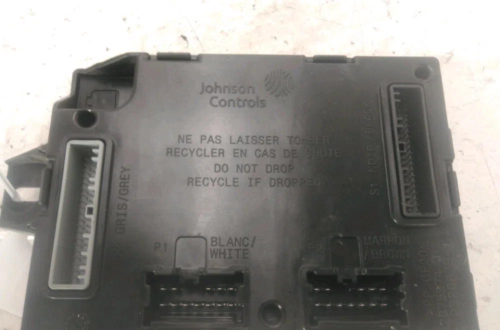 Platine fusible habitacle Renault CAPTUR I (J5_, H5_) 0.9 tce 90 (2013) 5 portes occasion