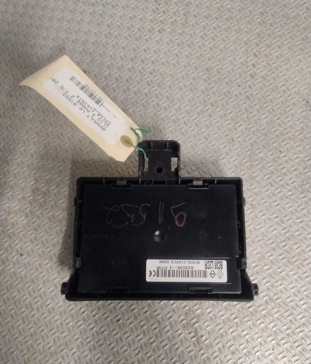Platine fusible habitacle RENAULT CLIO 3 PHASE 2 occasion