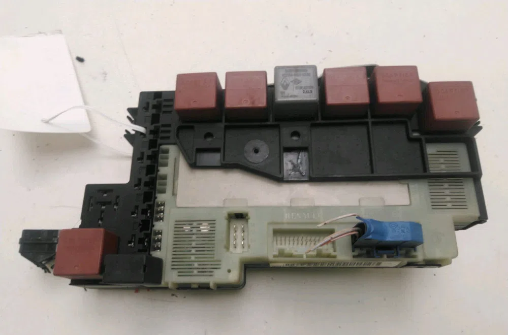 Platine fusible habitacle Renault CLIO II (BB_, CB_) 1.4 (b-cb0c, b-cb0s) (1998-2005) occasion