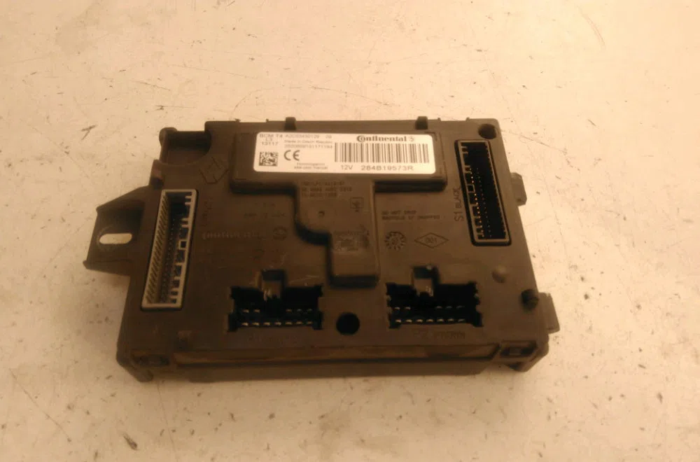 Platine fusible habitacle Renault CLIO IV Grandtour (KH_) 1.5 dci 90 (khn3, khn4) (2012) 5 portes occasion