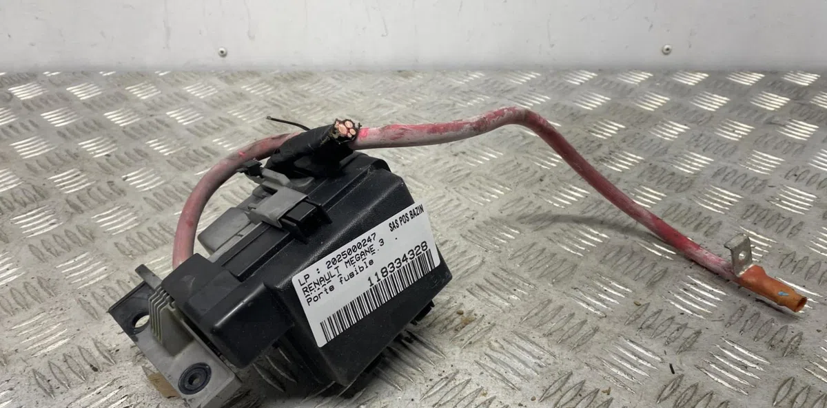 Platine fusible habitacle RENAULT MEGANE 3 PHASE 3 occasion