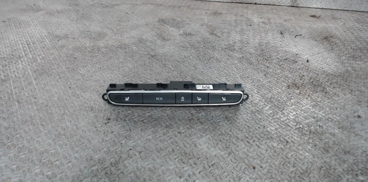 Platine fusible habitacle RENAULT MEGANE 4 PHASE 1 occasion