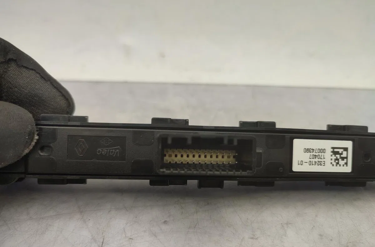 Platine fusible habitacle RENAULT SCENIC 4 occasion
