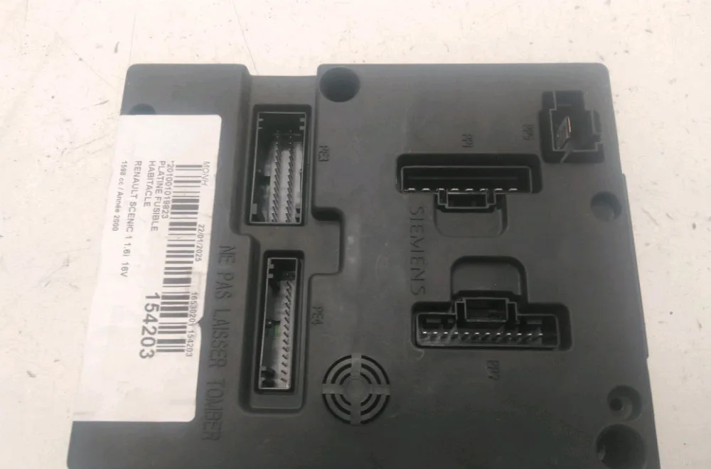 Platine fusible habitacle Renault SCÉNIC I Monospace (JA0-1_, FA0_) 1.6 (ja00, ja16, ja15, ja19, ja1v, ja2b, ja2c, ja0b,