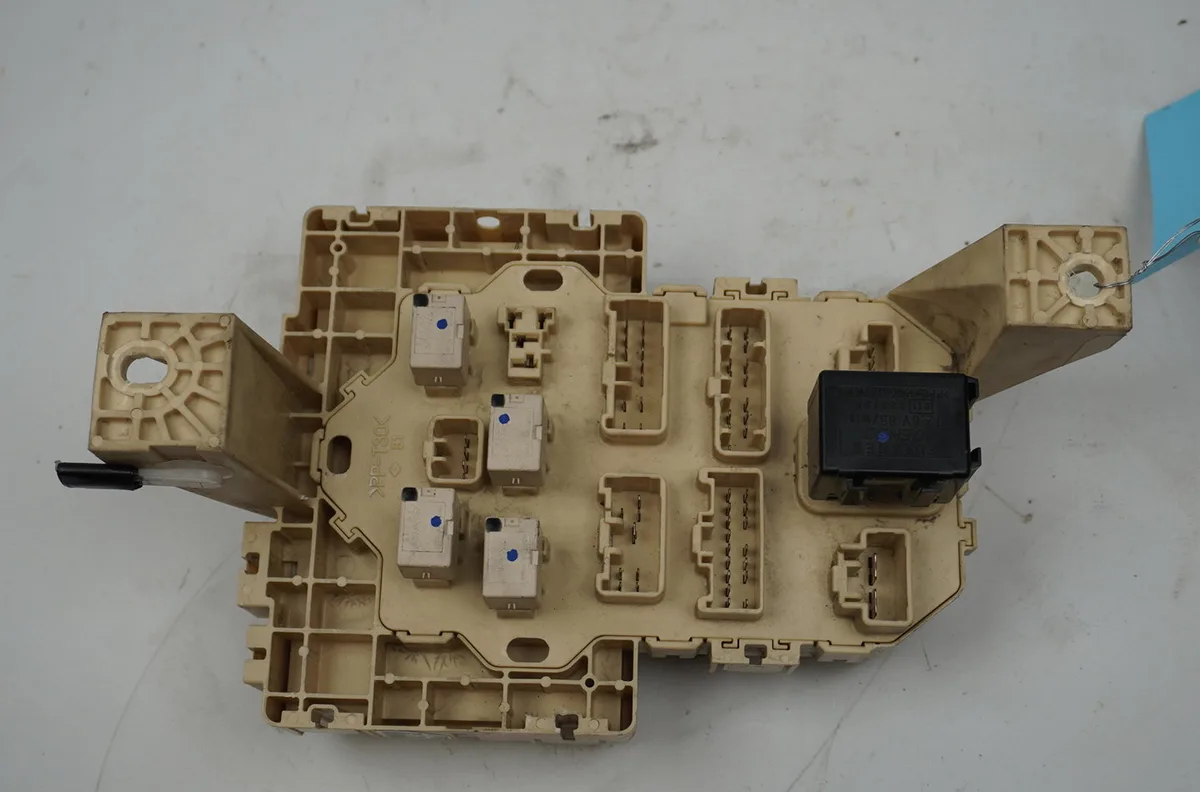 Platine fusible habitacle Suzuki SWIFT III (MZ, EZ) 1.3 ddis (rs 413d) (2005) 5 portes occasion