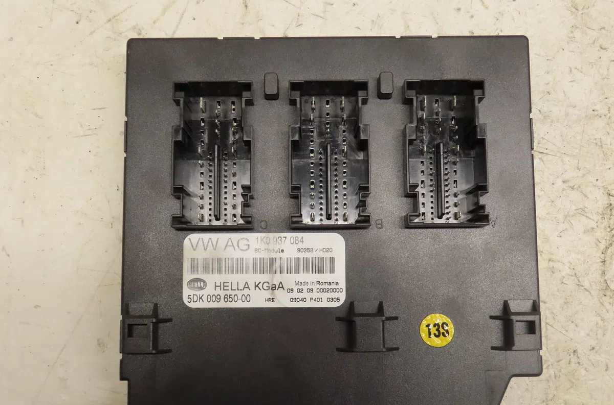 Platine fusible habitacle Volkswagen GOLF VI (5K1) 1.4 tsi (2008-2012) 5 portes occasion