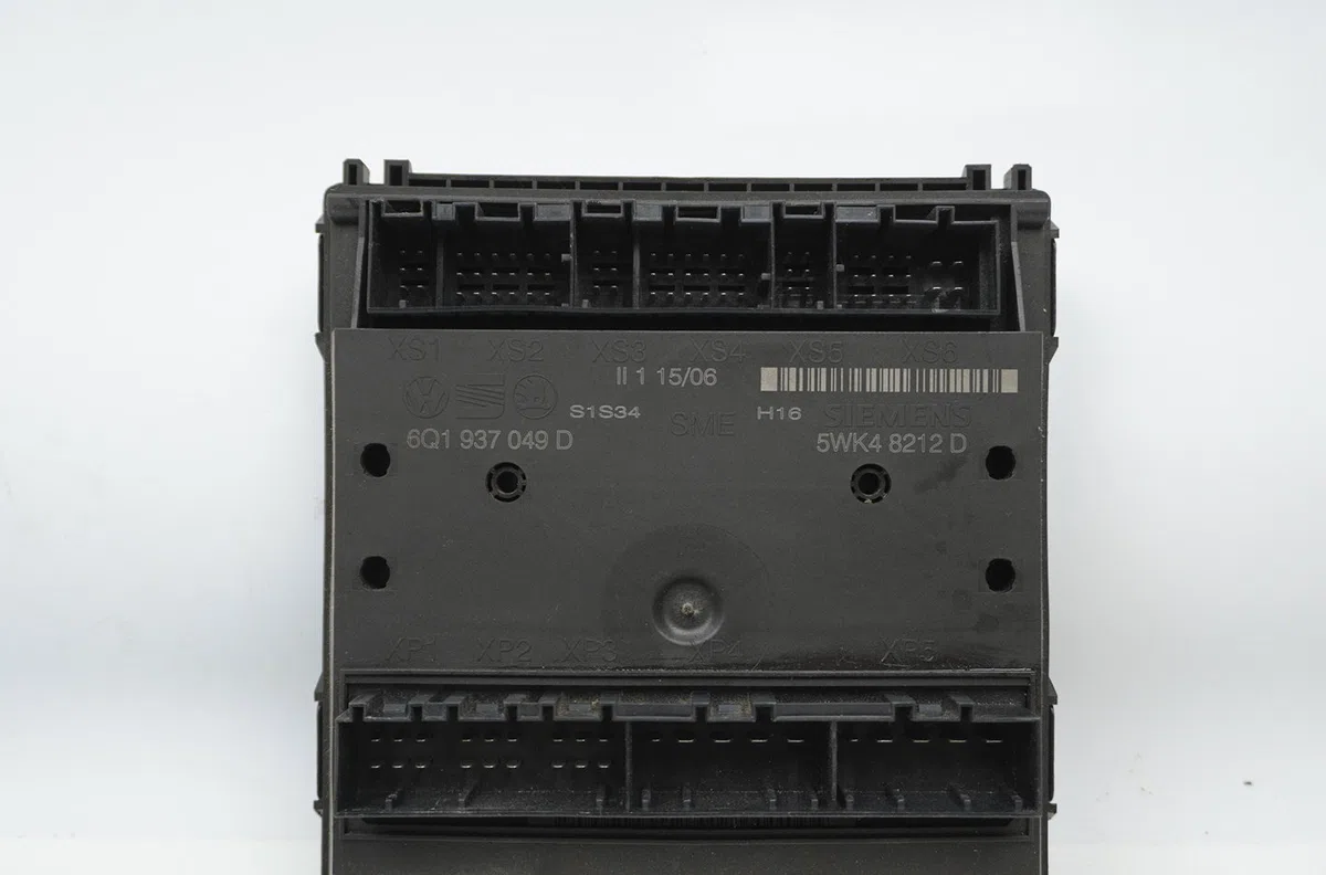Platine fusible habitacle Volkswagen POLO (9N_, 9A_) 1.4 16v (2001-2008) occasion
