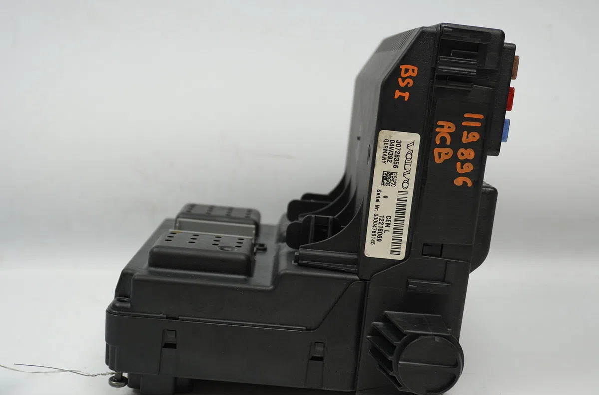 Platine fusible habitacle Volvo V70 II (285) D5 awd (2002-2007) occasion