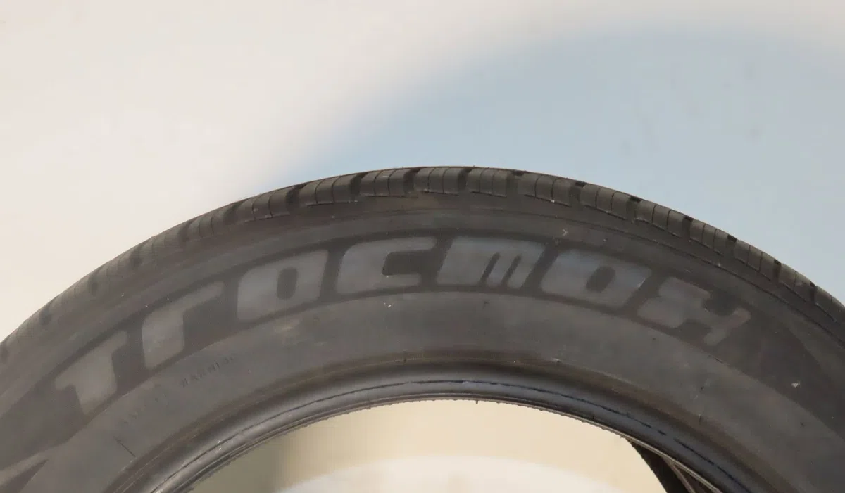 Pneumatiques Renault CLIO III (BR0-1, CR0-1) 1.2 16v (br02, br0j, br11, cr02, cr0j, cr11) (2005-2014) 5 portes occasion