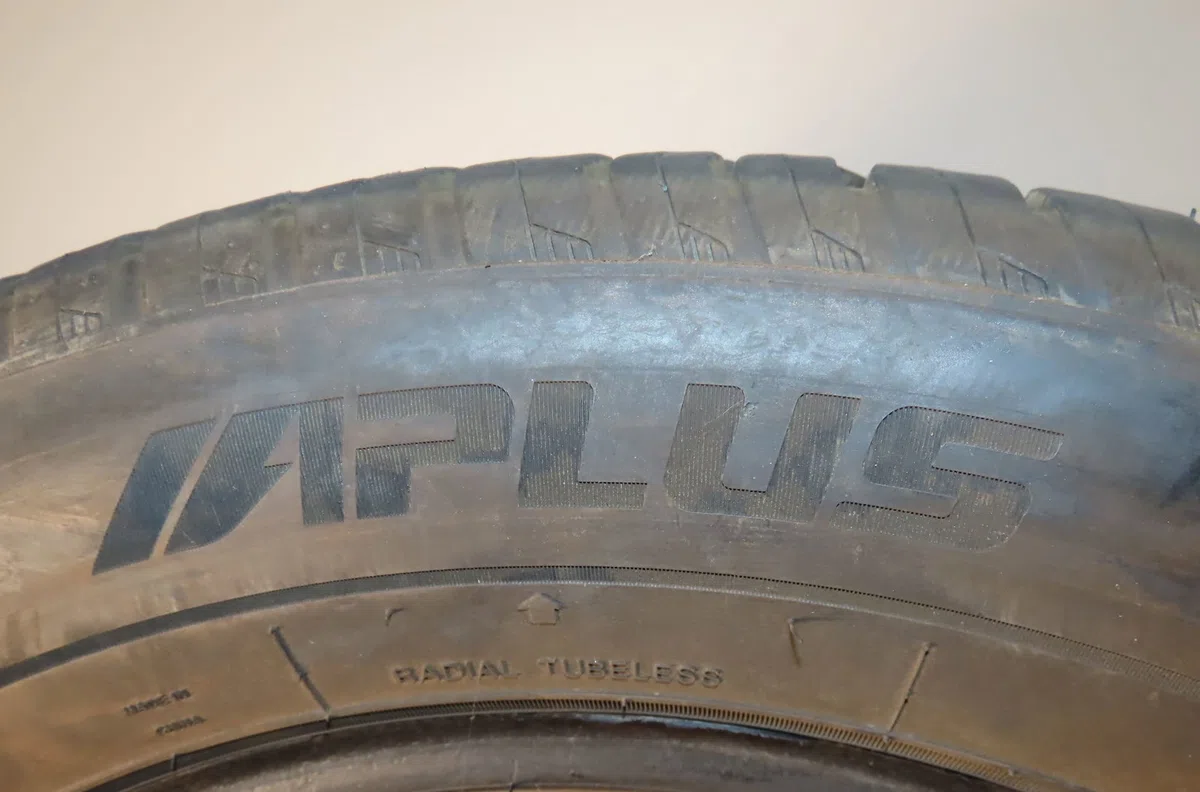 Pneumatiques Renault LAGUNA III (BT0-1) 2.0 dci (bt07, bt0j, bt14, bt1a, bt1s) (2007-2015) 5 portes occasion