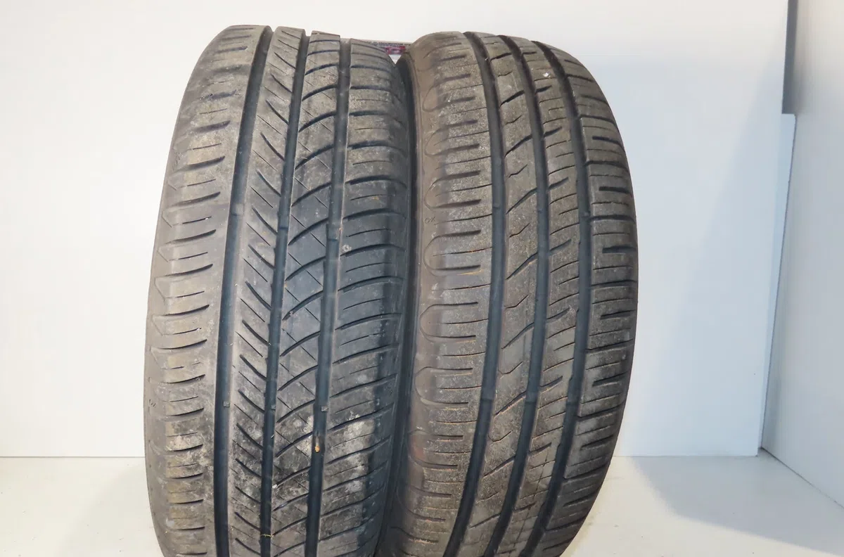Pneumatiques Toyota COROLLA (_E12_) 1.4 d (nde120_) (2004-2007) 5 portes occasion
