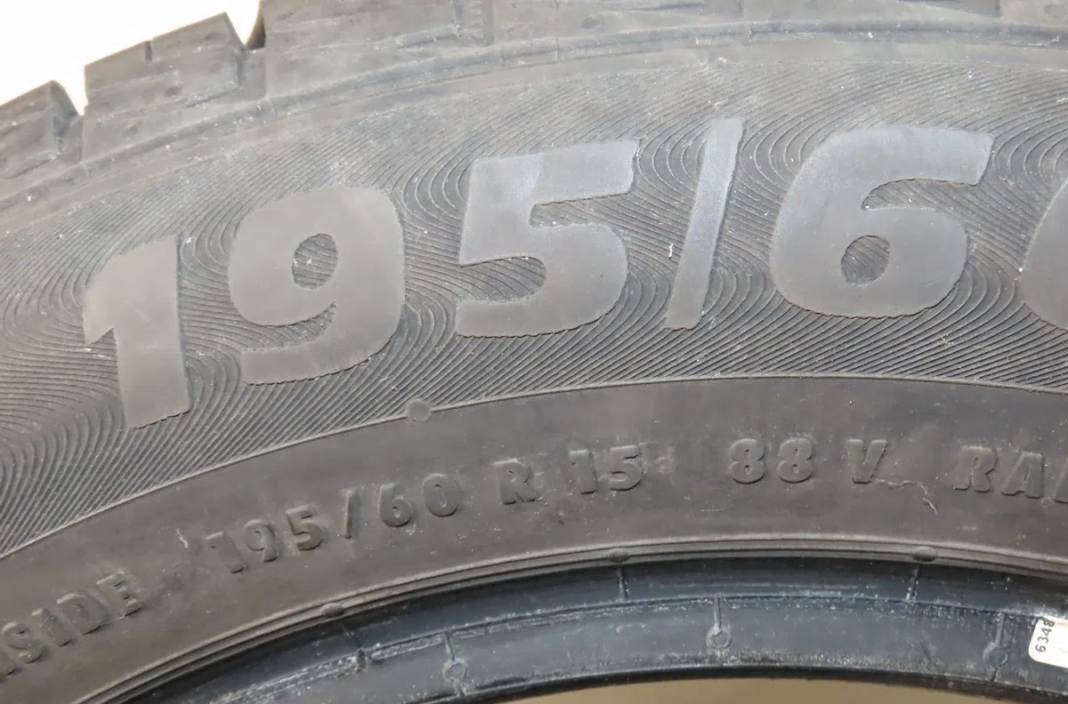 Pneumatiques Toyota COROLLA (_E12_) 2.0 d-4d (cde120r_, cde120l_) (2002-2006) occasion