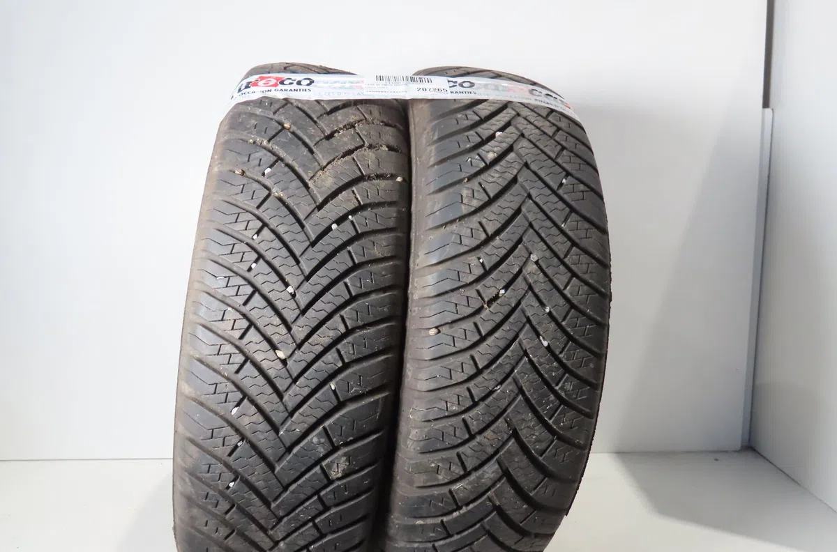 Pneumatiques Toyota YARIS (_P9_) 1.4 d-4d (nlp90_) (2005-2012) occasion