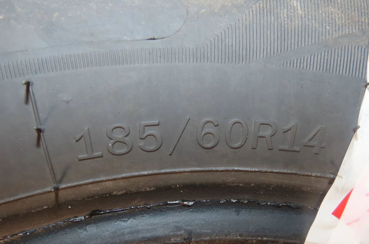 Pneumatiques Volkswagen POLO (9N_, 9A_) 1.4 tdi (2001-2005) 3 portes occasion