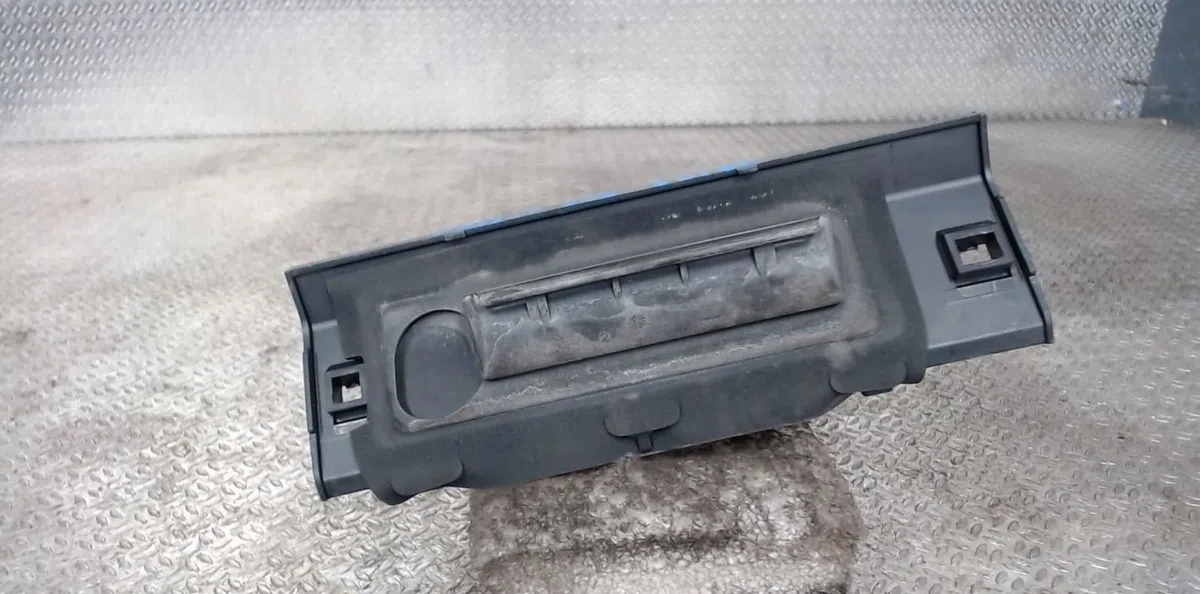 Poignee ext coffre Peugeot 206 3-5 portes (2A-C) 1.4 i (1998-2012) 3 portes occasion